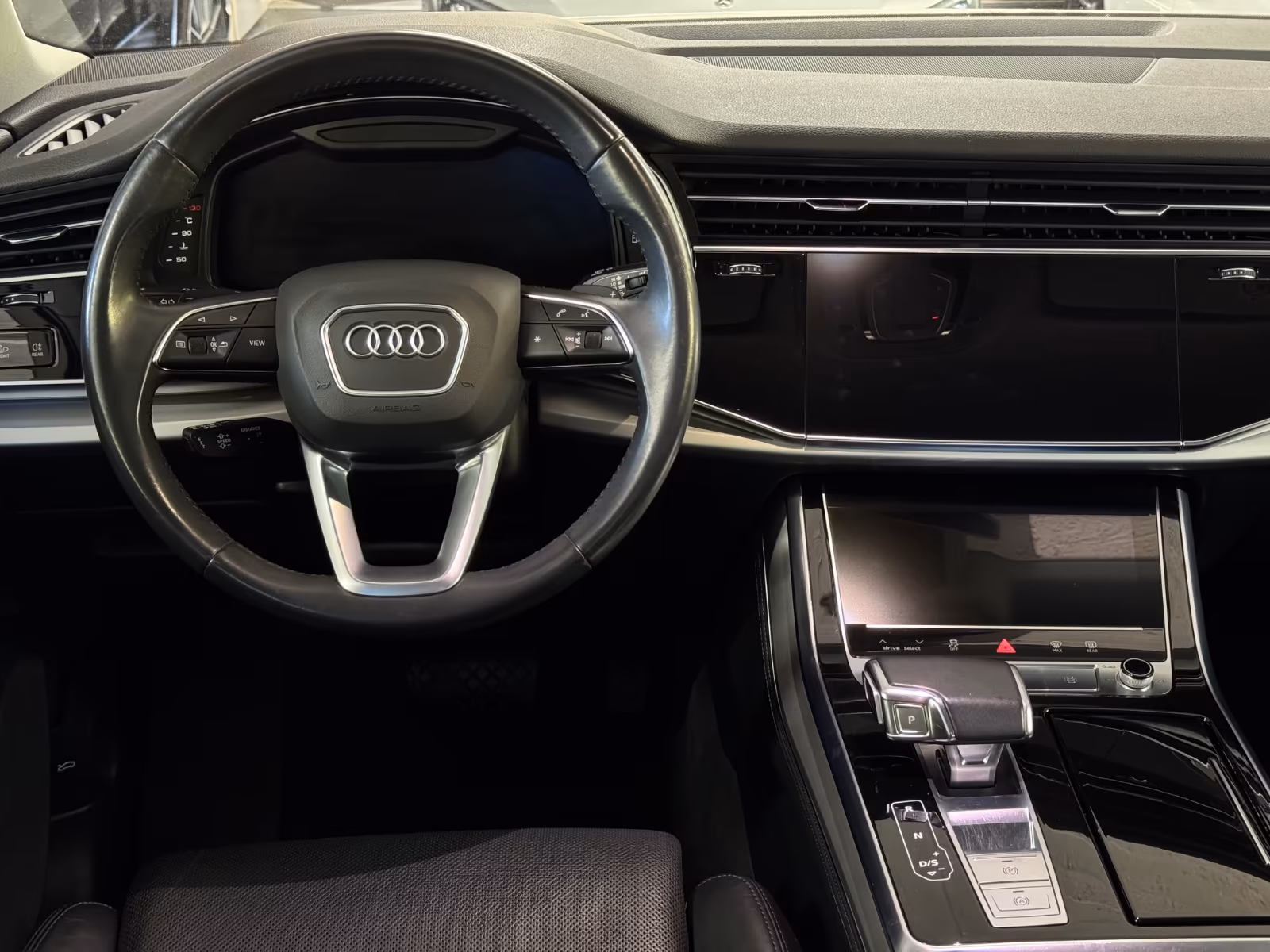 Audi Q7 quattro фото 9