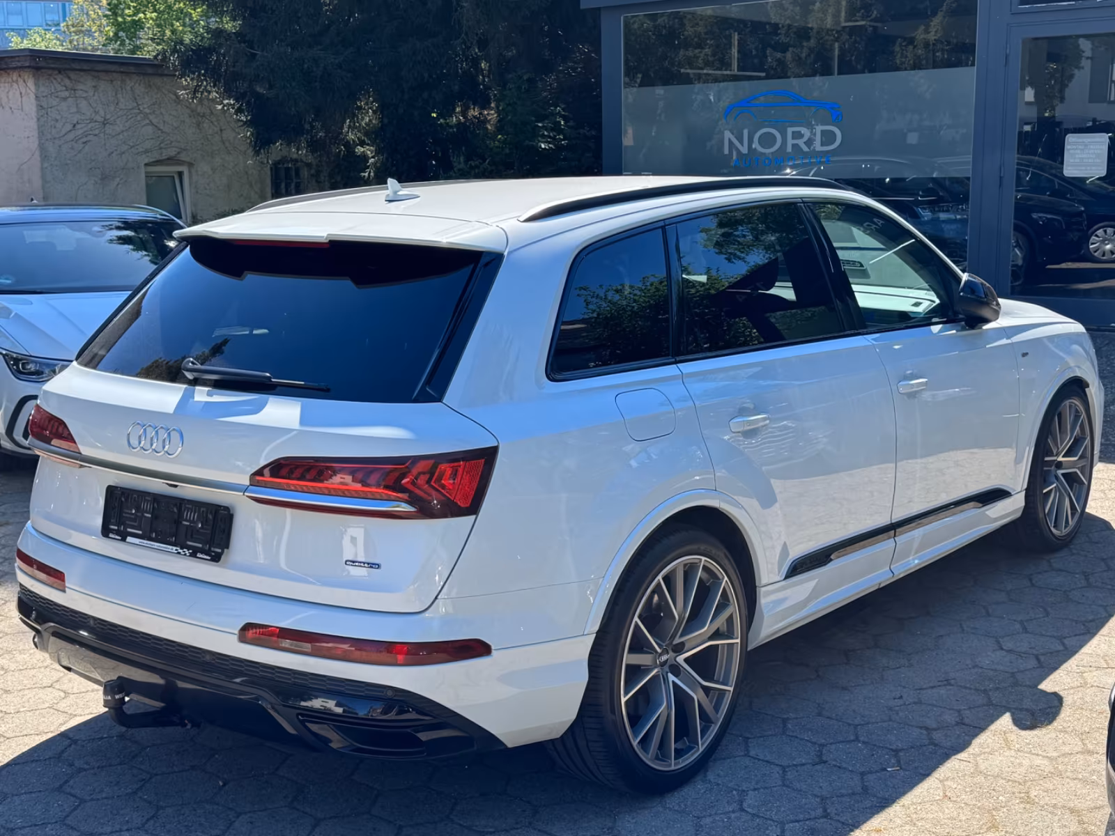 Audi Q7 quattro фото 4