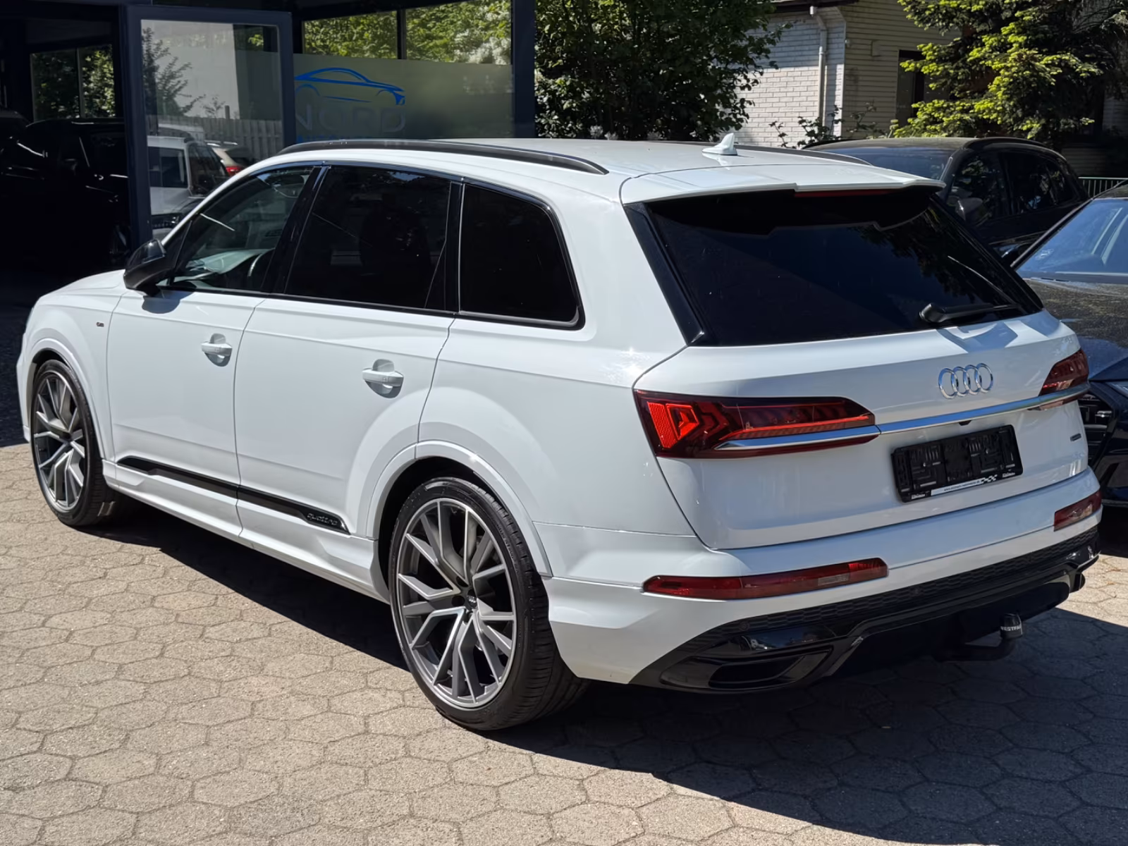 Audi Q7 quattro фото 3